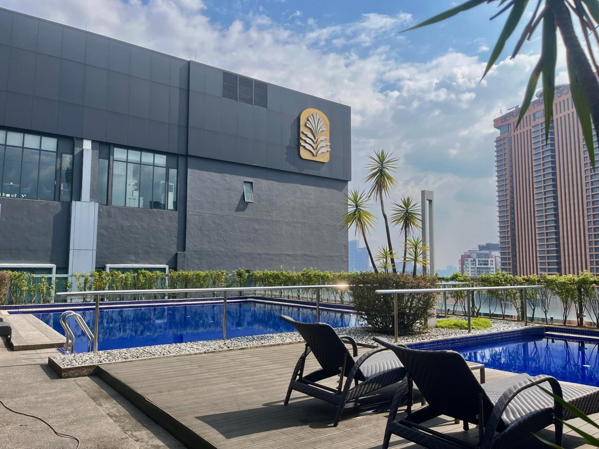 Bintang Fairlane By Manhattan Group *