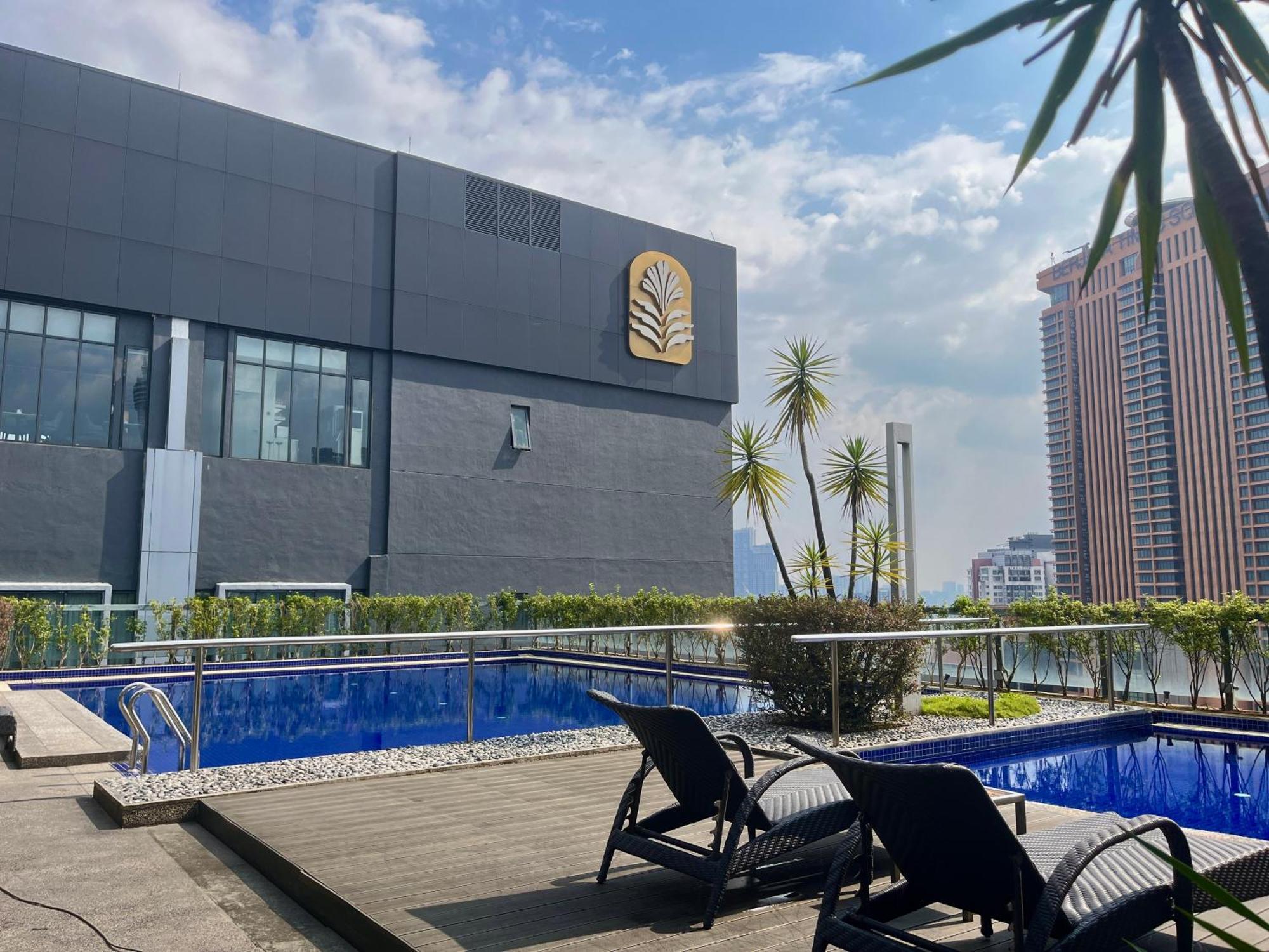 Bintang Fairlane By Manhattan Group